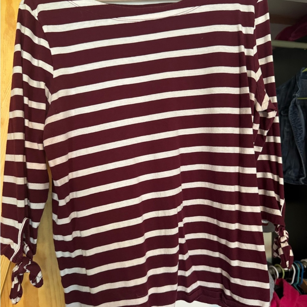 Old Navy Red and White 3/4 Sleeve Tie Front Blouse